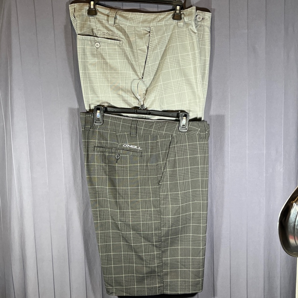 NWOT O'Neill 2 pairs in Black & Grey Plains Shorts Chino Bermuda Sz 38
